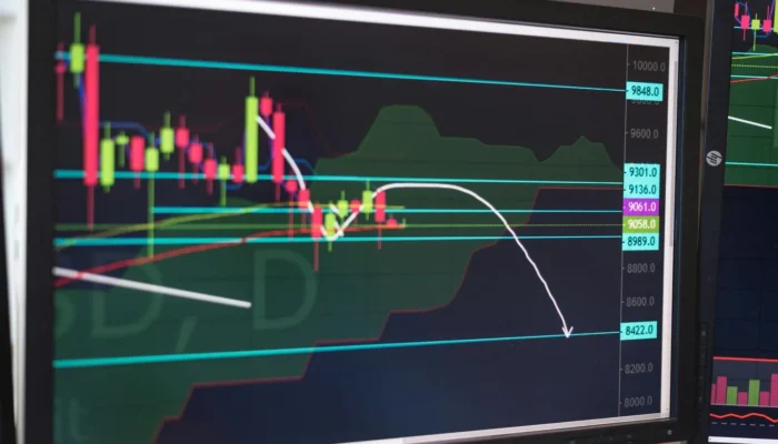 IHSG Terjun ke Zona Merah, Investor Pilih Menepi