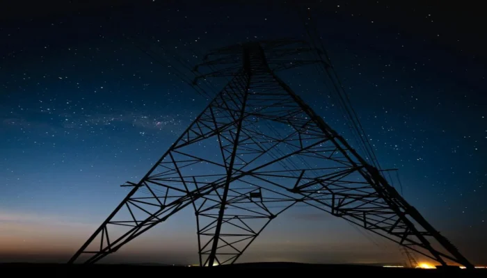 Jakarta Sempat Gelap, PLN Ungkap Penyebabnya