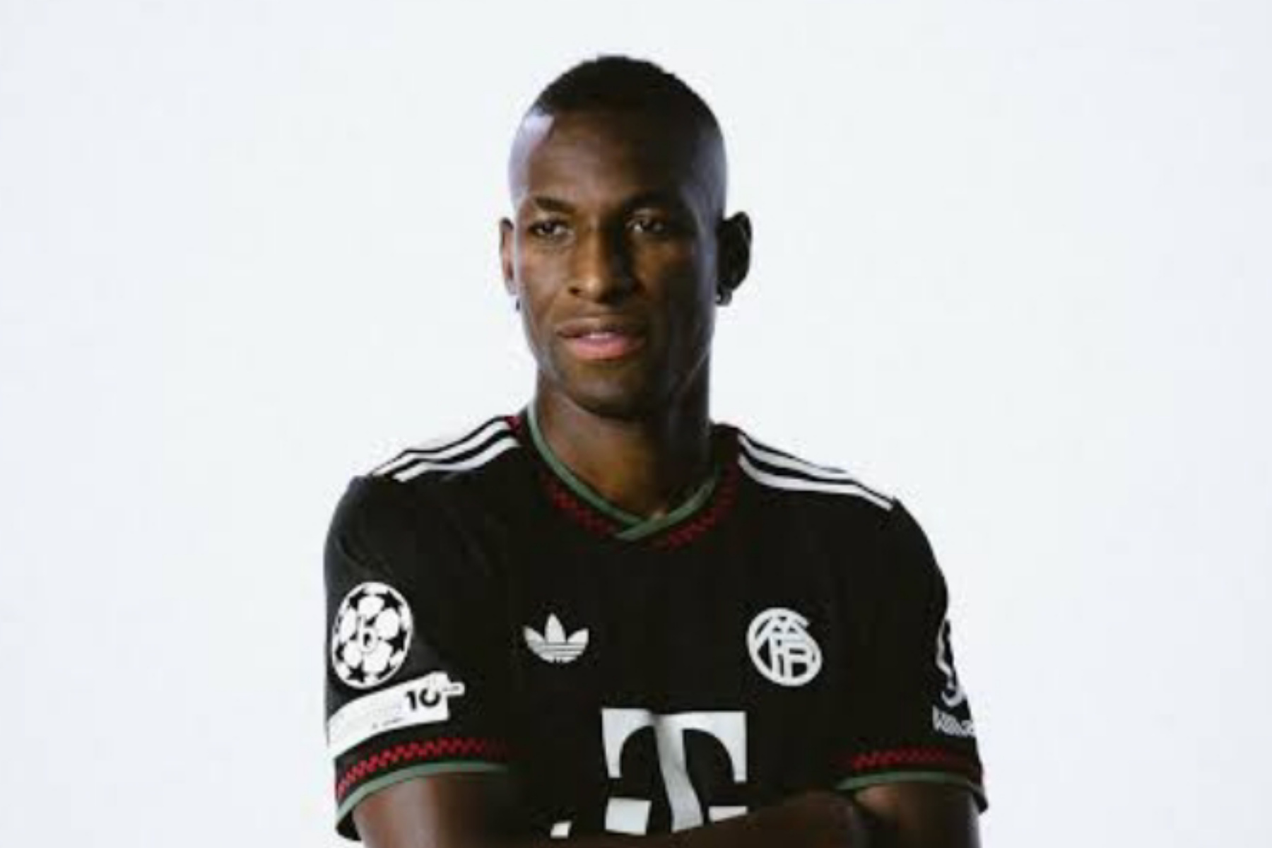 Juventus dan AC Milan Rebutan Nicolas Jackson dari Chelsea