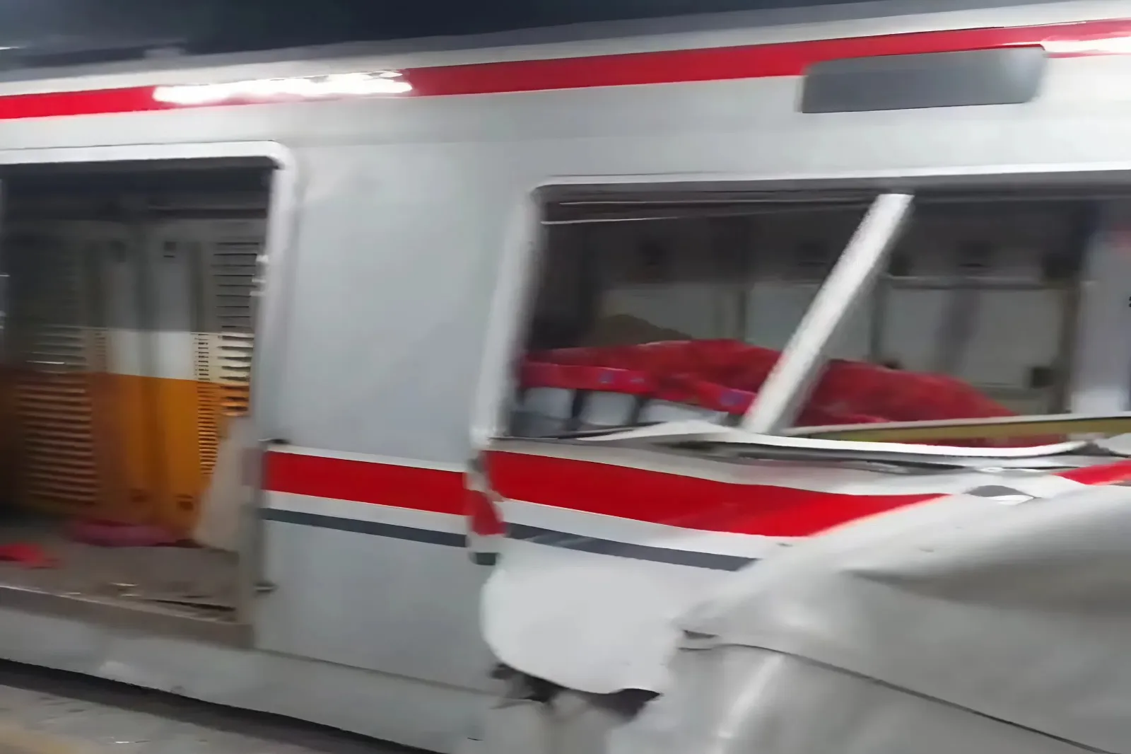 Korban Tewas Tabrakan Kereta Api di Bekasi Naik Drastis