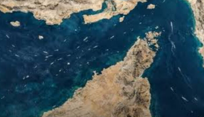 Krisis Selat Hormuz: Ekonomi Global Terancam oleh Ketegangan Iran-AS