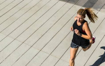 Makan Pisang Sebelum Olahraga: Tips Stamina Maksimal bagi Atlet 1 Makan Pisang Sebelum Olahraga: Tips Stamina Maksimal bagi Atlet