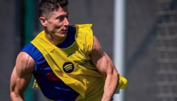 Masa Depan Robert Lewandowski: Hansi Flick Minta Fokus pada Kompetisi