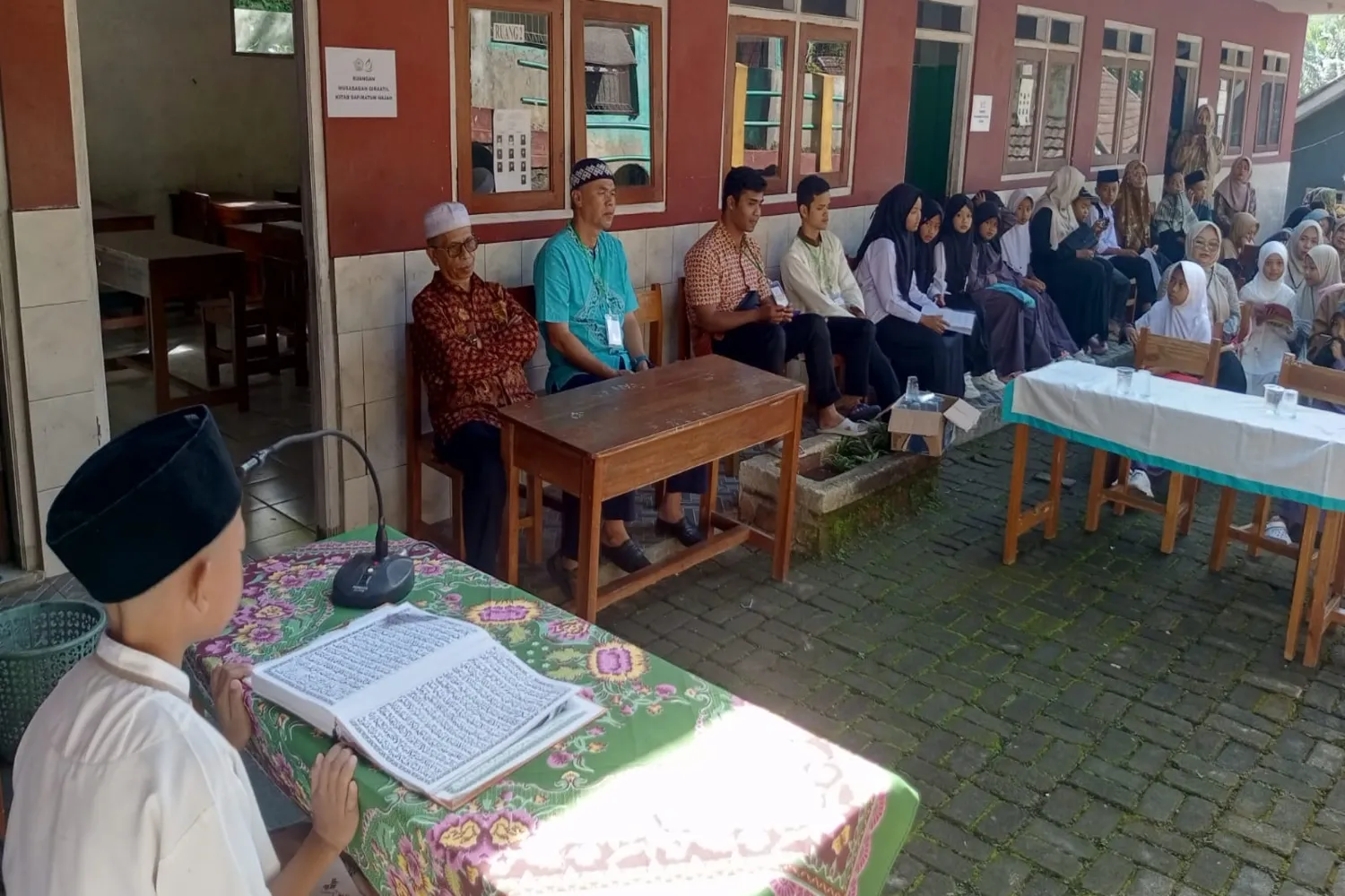 Memupuk Akhlak di Atas Lapangan: Syiar Islam Melalui PORSADIN Desa Cijangkar Kecamatan Nyalindung Sukabumi