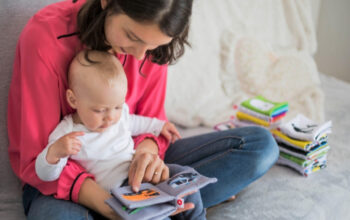Mengenal Teknik Marmet: Rahasia Memerah ASI Tanpa Alat