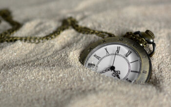 Menunggu Waktu yang Tepat: Seni Kesabaran dalam Hidup