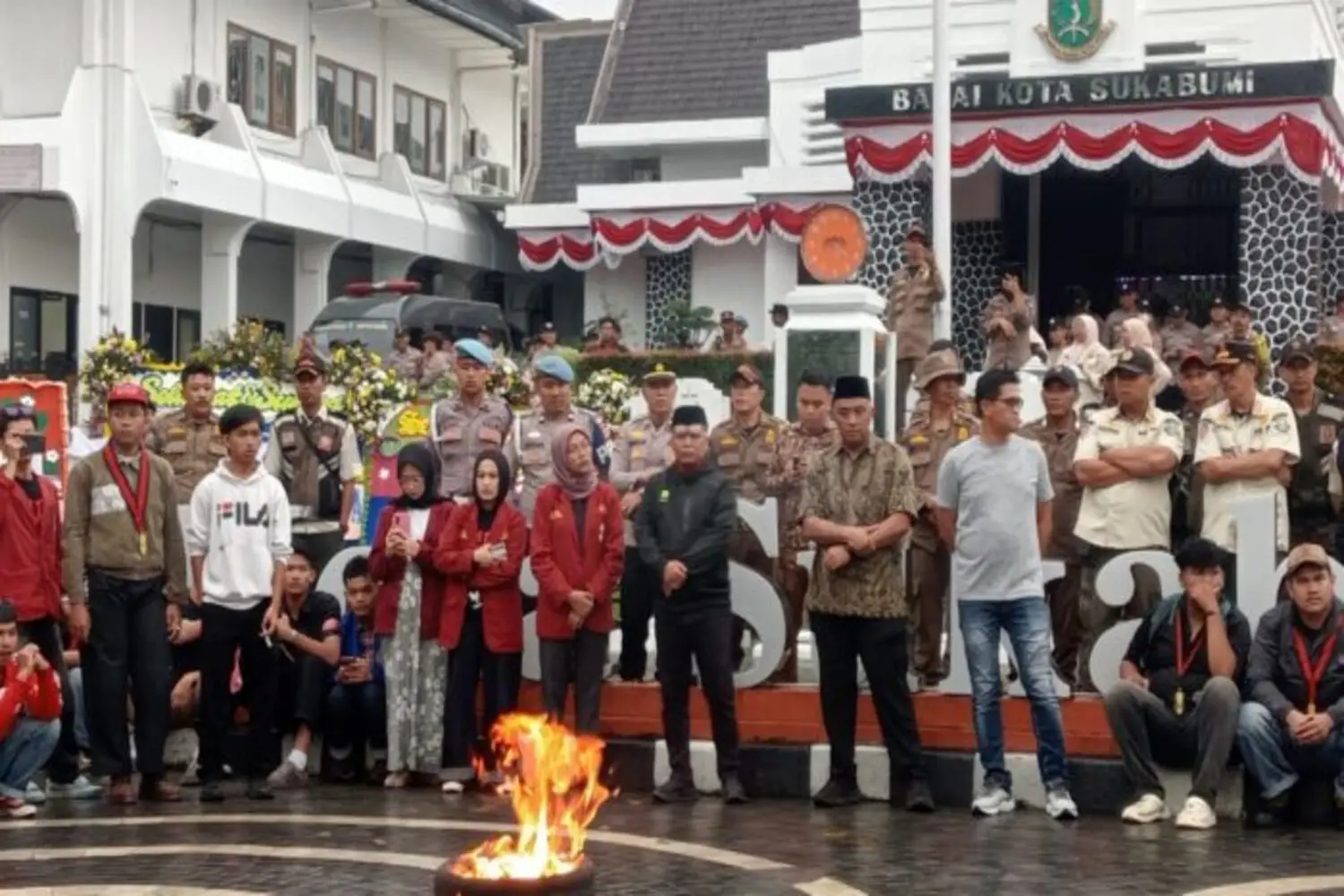 Pemkot Sukabumi Pilih Kasih: Lapang Merdeka Digadai untuk Hiburan, Ruang Ibadah Justru Dikandangkan!