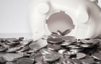 Pentingnya Menabung Sejak Dini: Membentuk Karakter Anak yang Tangguh