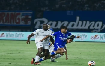 Persib vs Arema Berakhir dengan Skor Kacamata