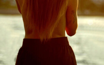 Rahasia di Balik Back Dimples: Keunikan Fisik atau Sekadar Mitos?