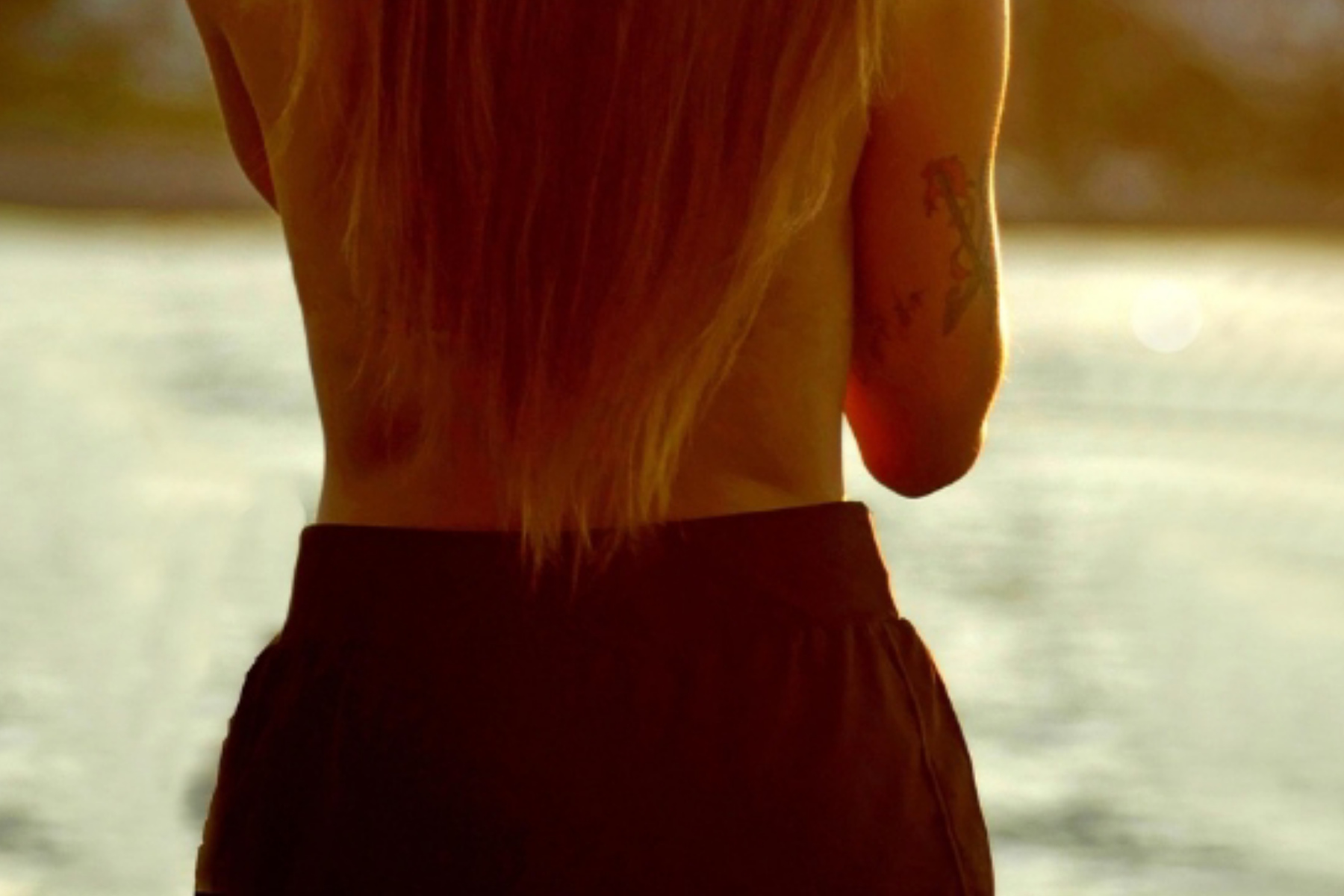 Rahasia di Balik Back Dimples: Keunikan Fisik atau Sekadar Mitos?