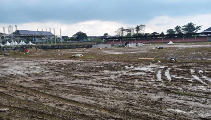 Rumput Stadion Suryakencana Rusak Pasca-Konser, Kadisporapar: “Kita Evaluasi, Ini Konsekuensi Minimnya Destinasi”