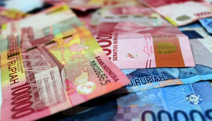 Rupiah Melemah Tajam, Apa Penyebabnya?
