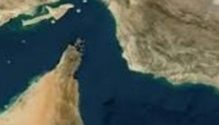 Selat Hormuz Memanas! Blokade Iran dan Adu Argumen Trump-Pezeshkian