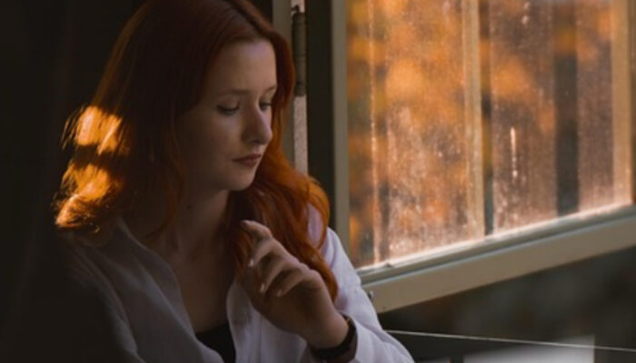 Seni Mawas Diri di Tengah Gempuran Distraksi Era Modern