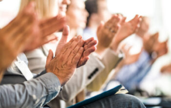 Seni Mengelola Ego: Mengapa Anda Tidak Perlu Haus Pujian?