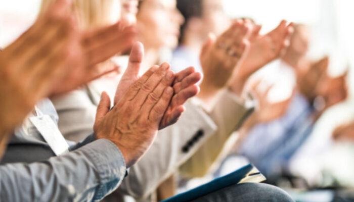 Seni Mengelola Ego: Mengapa Anda Tidak Perlu Haus Pujian?