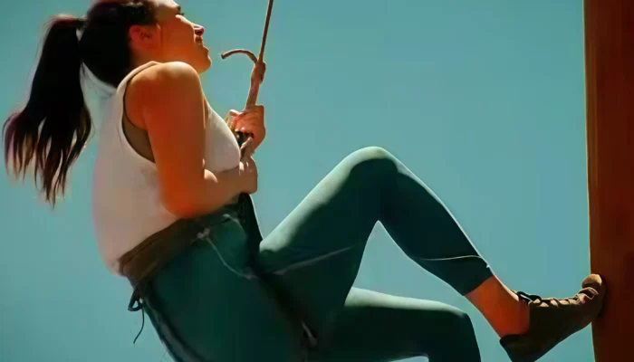 Terjebak di Menara, Ini Teror Mencekam Film Fall