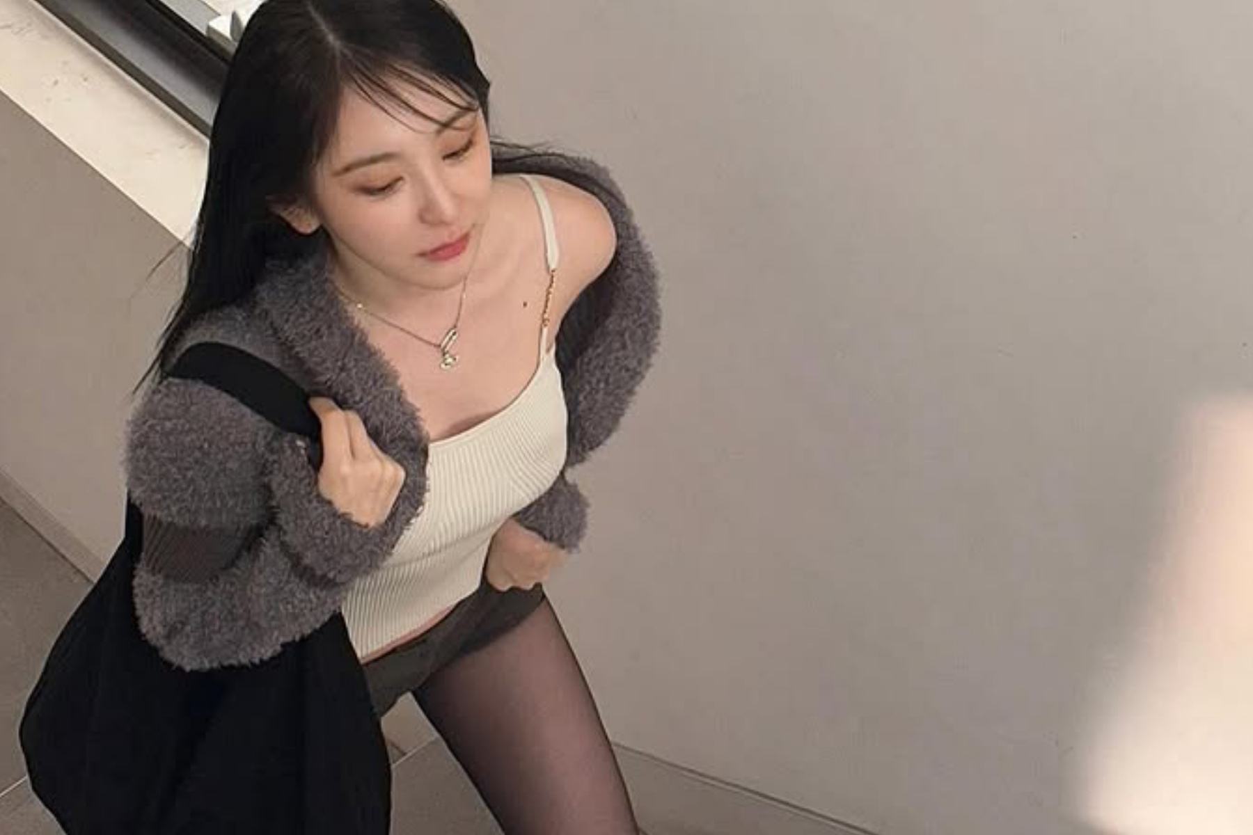 Transformasi Elegan Lee Chae Yeon: Intip Konsep "Till I Die" yang Misterius