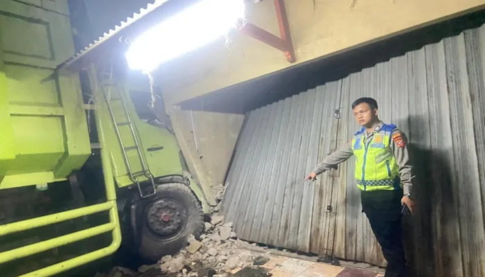 Truk Hilang Kendali, 2 Nyawa Melayang di Purwakarta