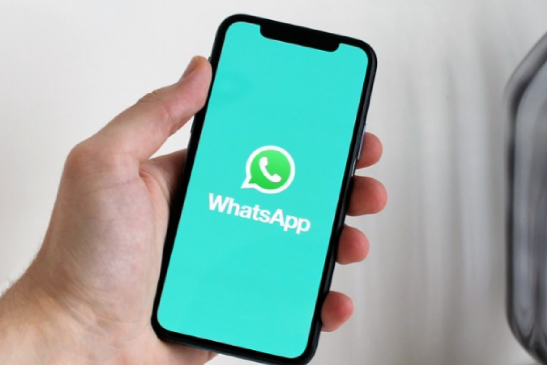 Waspada WhatsApp Palsu Penyusup iPhone