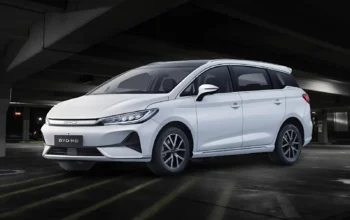 BYD M6 DM Resmi Mengaspal, Harga Diprediksi Bikin Pasar Panas