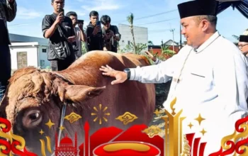 Bupati Bogor Serahkan Sapi Kurban 1,2 Ton Bantuan Presiden Prabowo Subianto di Masjid Nurul Wathon