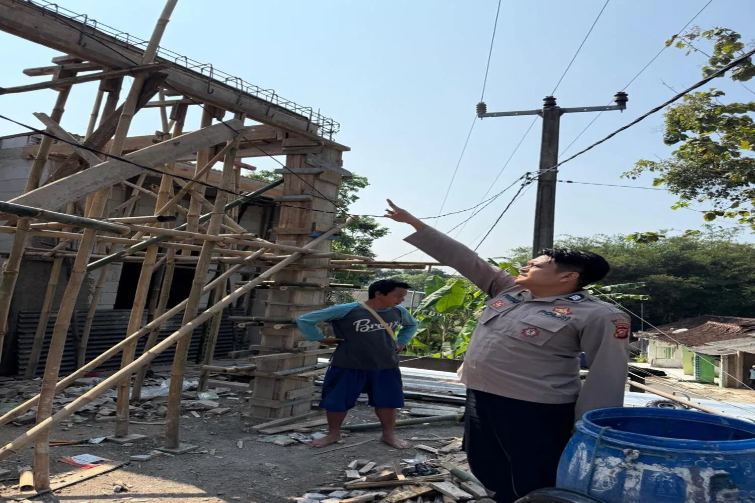 Buruh di Purwakarta Tewas Tersengat Kabel PLN