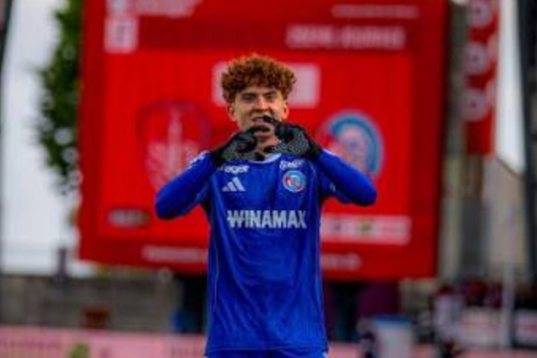 Chelsea Segera Amankan Valentin Barco