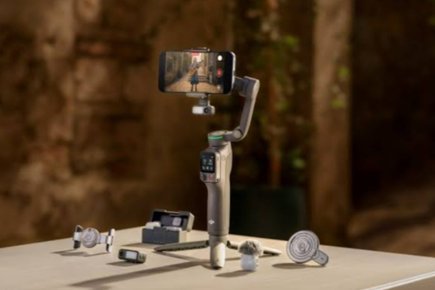 DJI Osmo Mobile 8P Resmi Rilis: Kontrol Jarak Jauh Makin Canggih!