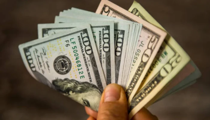 Dolar AS Tekan Rupiah Lagi