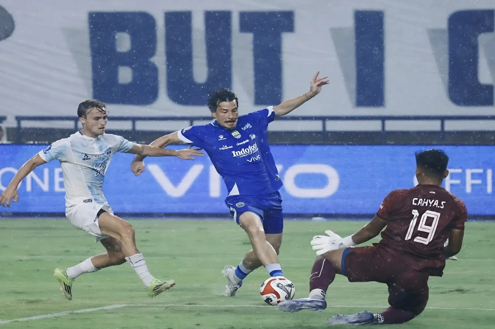 Dominasi Persib Berbuah Manis, PSIM Tumbang