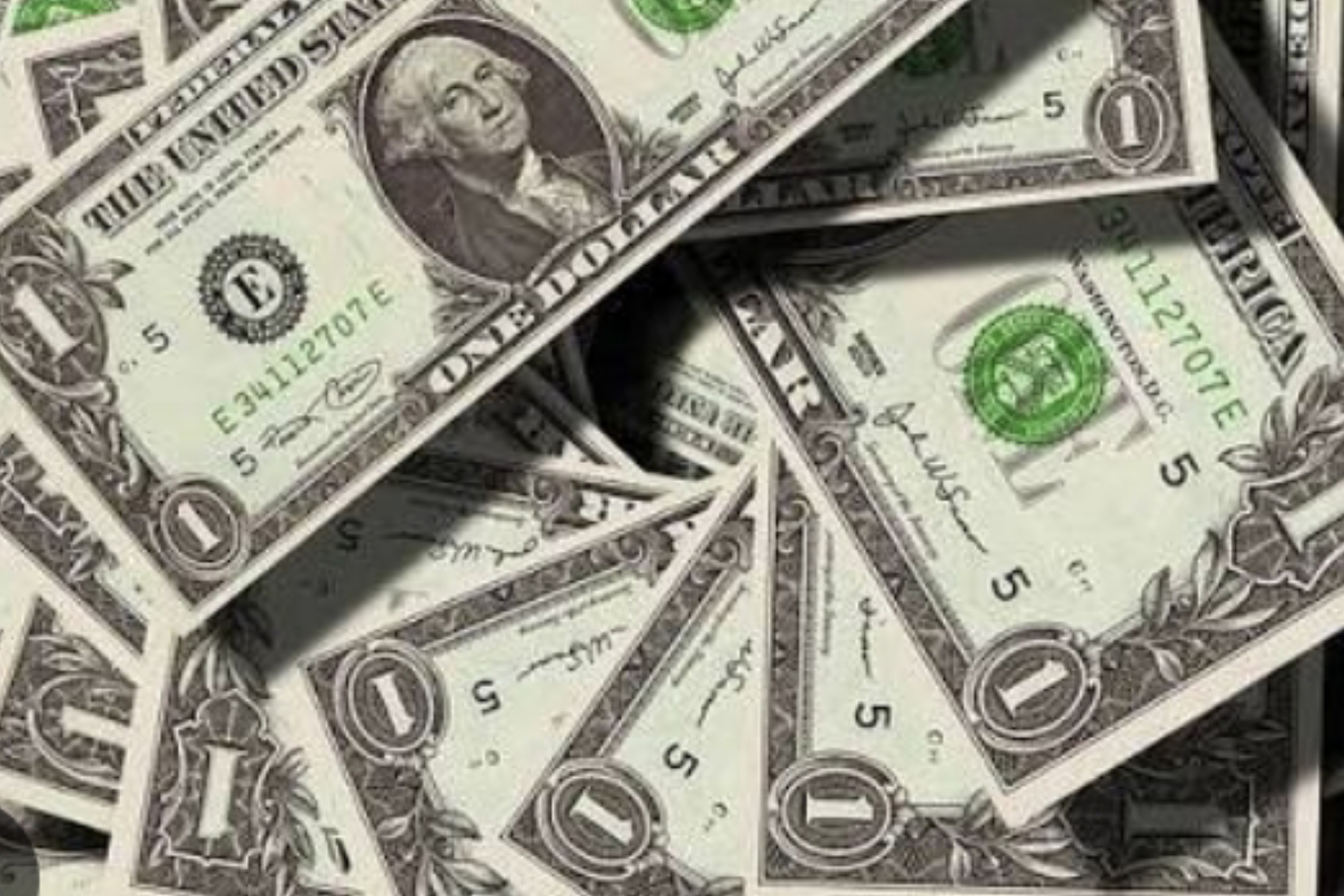 Dompet Makin Menjerit! Ini Dampak Ngeri Kenaikan Nilai Dolar bagi Masyarakat