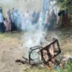 Emak-Emak Ngamuk! Tempat Diduga Transaksi Narkoba di Cianjur Dibakar