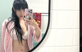 Gaya Berani Jimin eks-AOA: Tampil Elegan dengan Tren Lingerie-Inspired