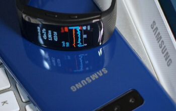 Gebrakan Samsung: Layar OLED Baru Bisa Cek Tekanan Darah!