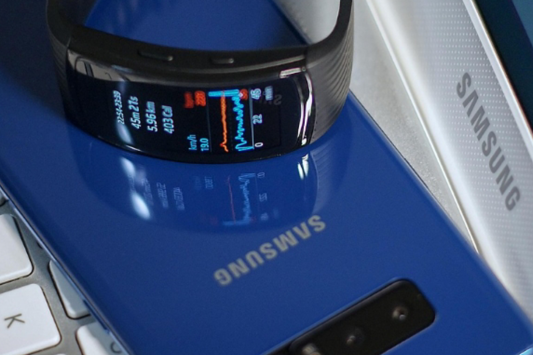 Gebrakan Samsung: Layar OLED Baru Bisa Cek Tekanan Darah!