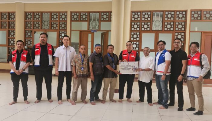 Idul Adha 1447 H: Pertamina Sales Area Sukabumi dan Hiswana Migas Salurkan 2 Hewan Sapi Qurban, Ajak Maknai Esensi Kepedulian