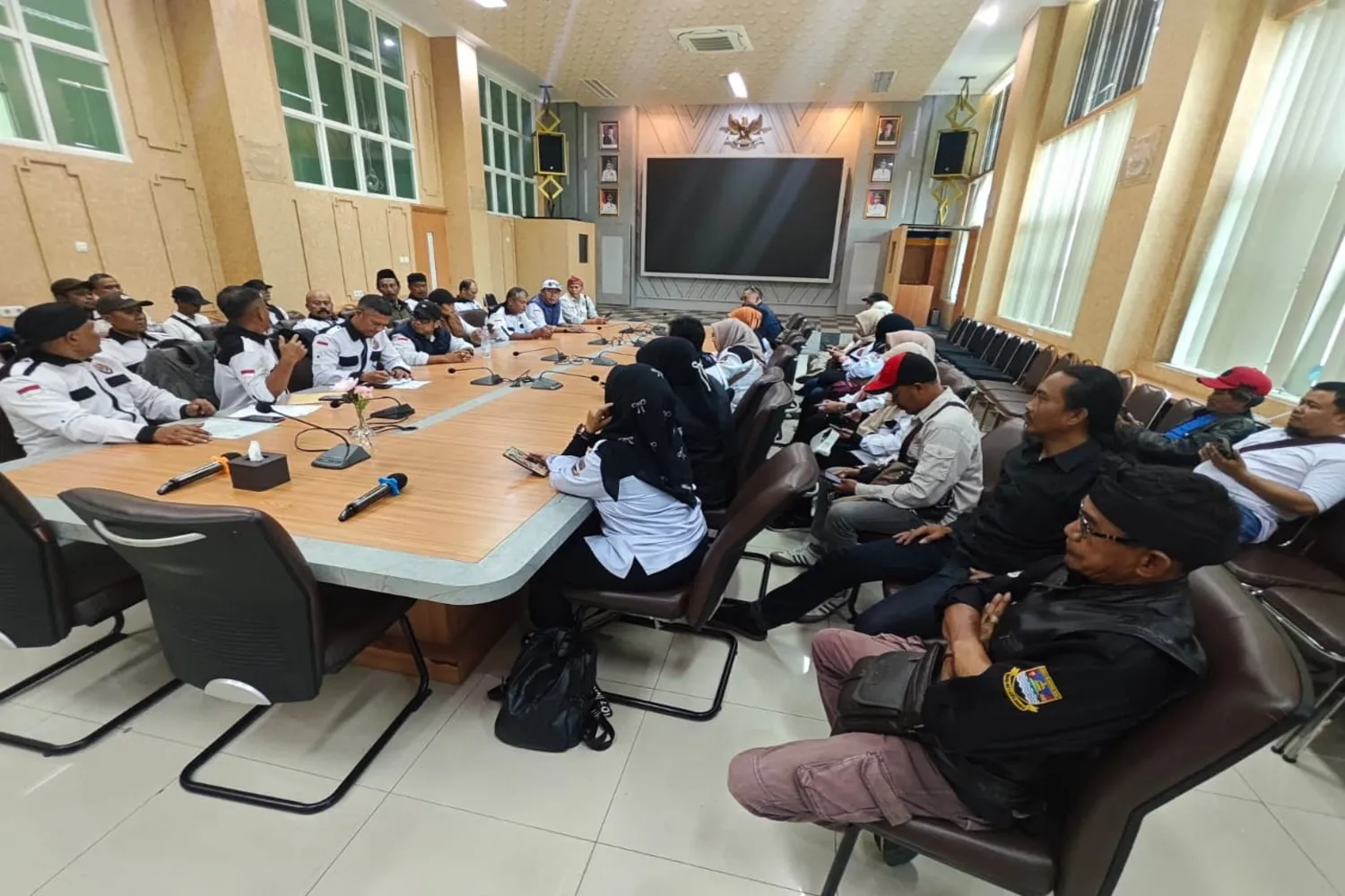 Insentif Mandek, RT/RW Bandung Barat Meradang