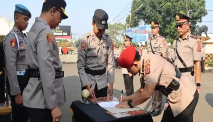 Kapolres Sukabumi Kota Pimpin Sertijab Kasat dan Kapolsek: Penyegaran Organisasi demi Peningkatan Pelayanan