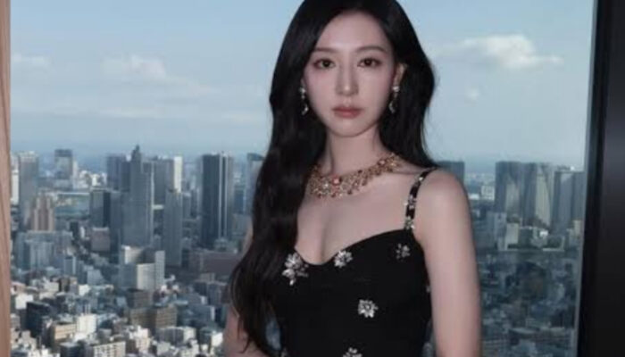 Kim Ji Won Tampil Memukau dalam Pemotretan Edisi Spesial Marie Claire Korea