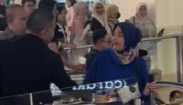 Konser Afgan di Grand Indonesia Ricuh: Aksi Nekat Wanita Berujung Bahaya