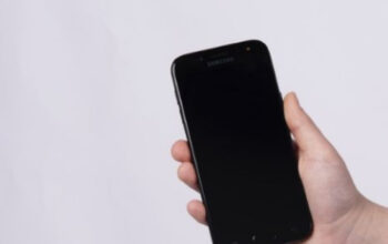 Layar HP Hitam Padahal Mesin Tetap Menyala