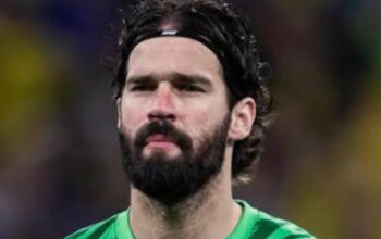 Masa Depan Alisson Becker: Bertahan atau Pindah?