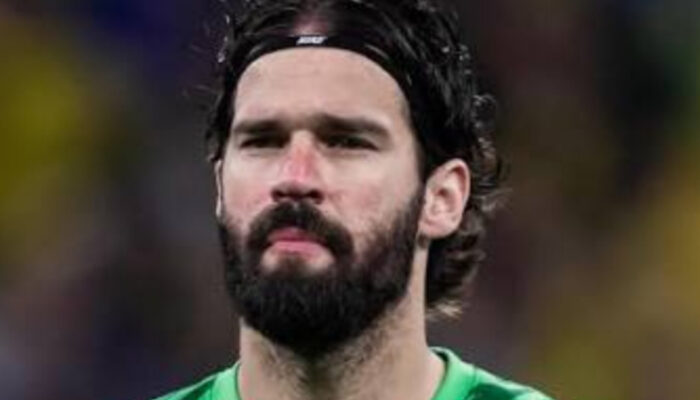 Masa Depan Alisson Becker: Bertahan atau Pindah?
