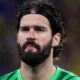 Masa Depan Alisson Becker: Bertahan atau Pindah?
