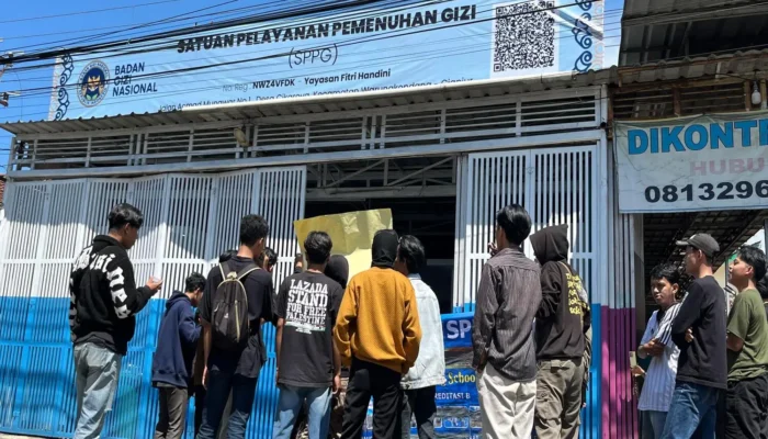 Massa Kepung Dapur MBG di Cianjur, Jalan Sempat Ditutup