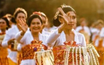 Mengapa Melestarikan Budaya Daerah Adalah Benteng Terakhir Identitas Kita? 1 Mengapa Melestarikan Budaya Daerah Adalah Benteng Terakhir Identitas Kita?