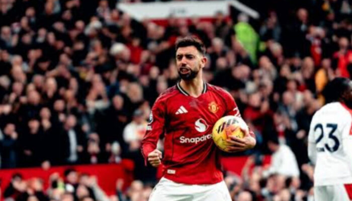 Michael Carrick Tegaskan Bruno Fernandes Bertahan di Old Trafford