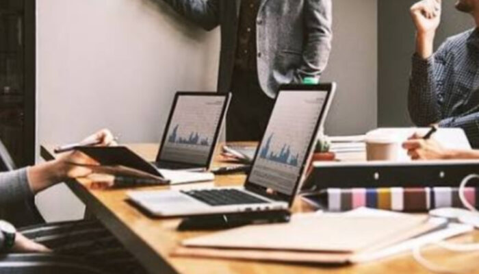 Pentingnya Menjaga Kesehatan Mental di Tengah Tekanan Dunia Kerja Modern